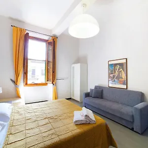 Melody House 3*, Florencia Italia
